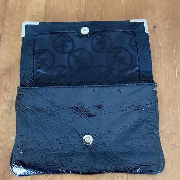 Michael Kors Clutch - Picture 4 of 13